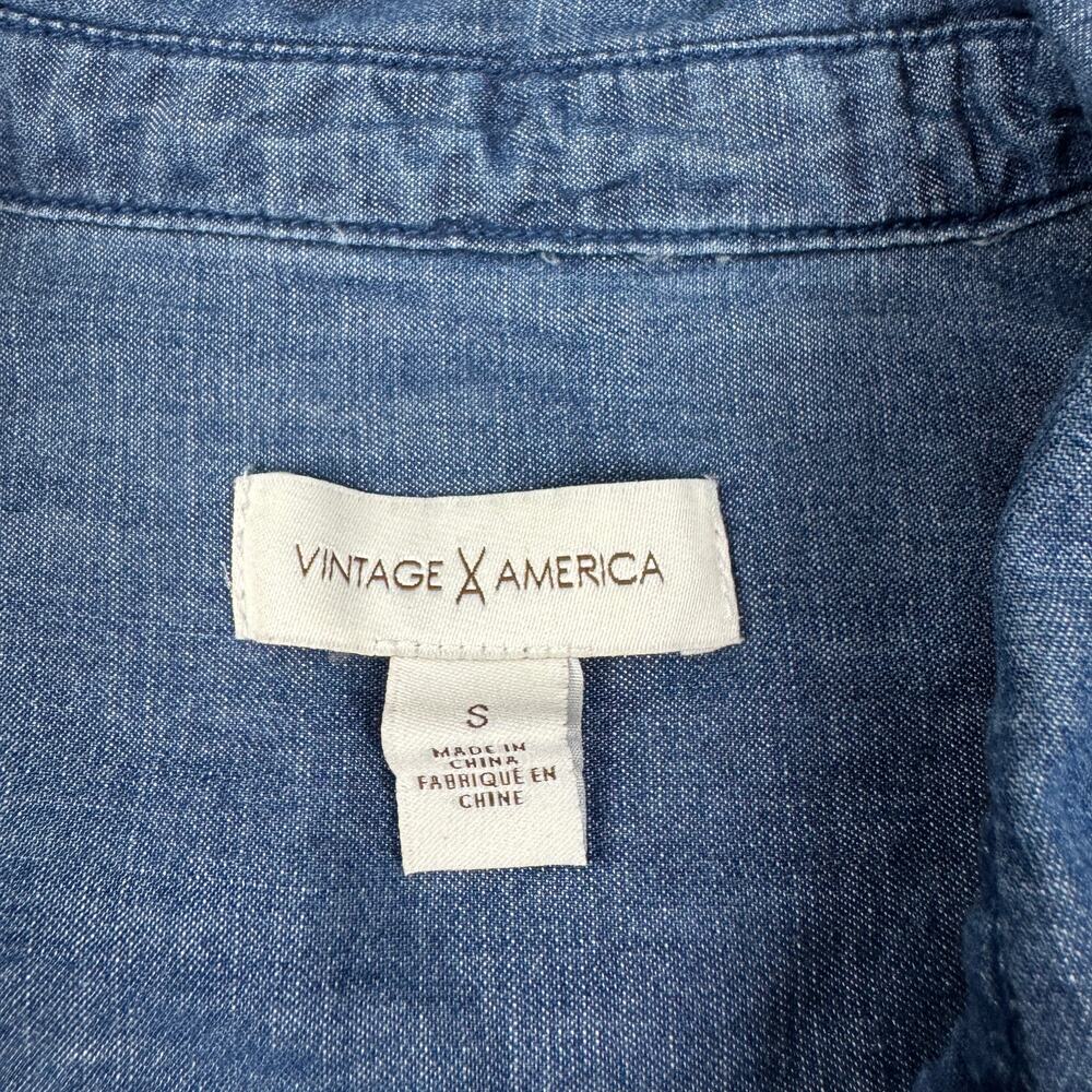 Vintage X America Soft Chambray Floral Embroidered Button Down Top Women's Small - Picture 6 of 8